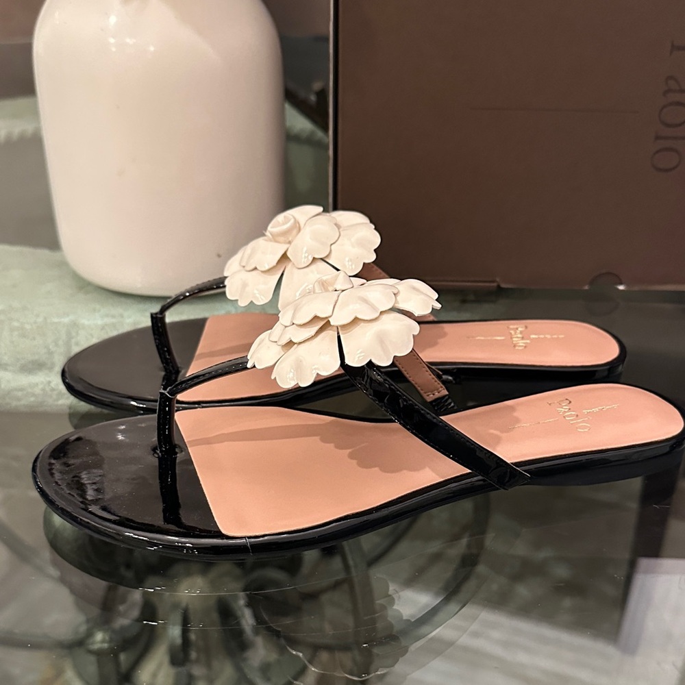 New in Box $125 Linea Paolo Black and Cream Floral Leather Sandals sz 9 - Picture 7 of 11